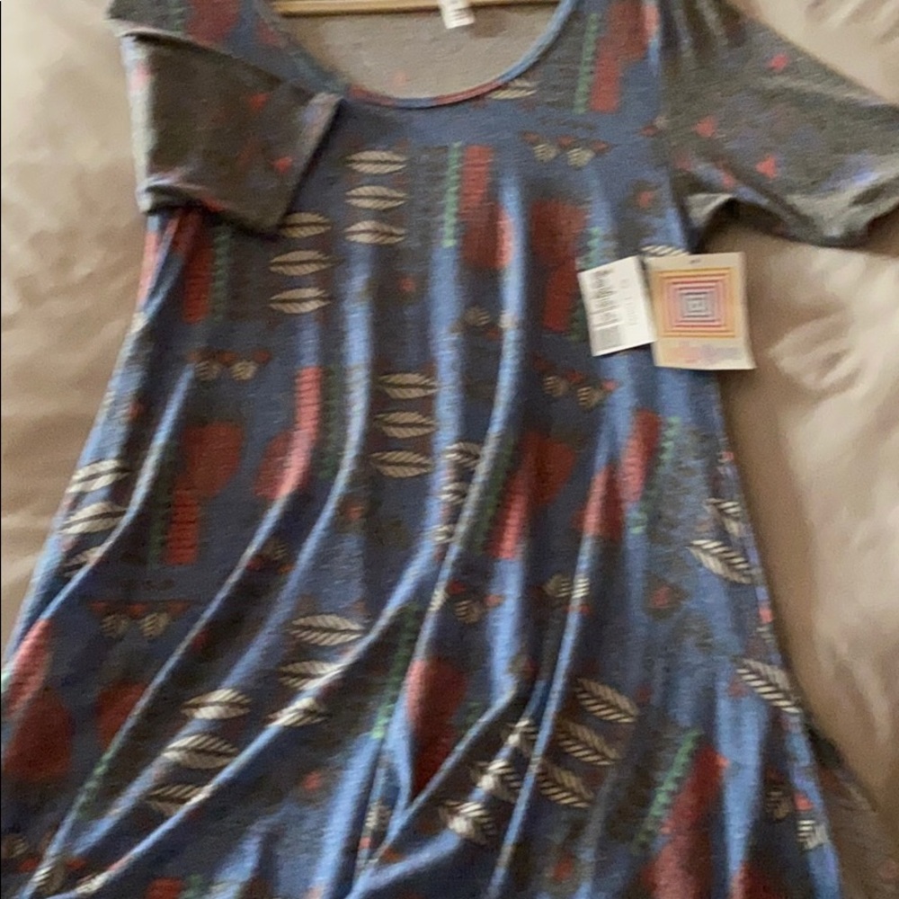 NWT.  LuLaRoe Perfect T